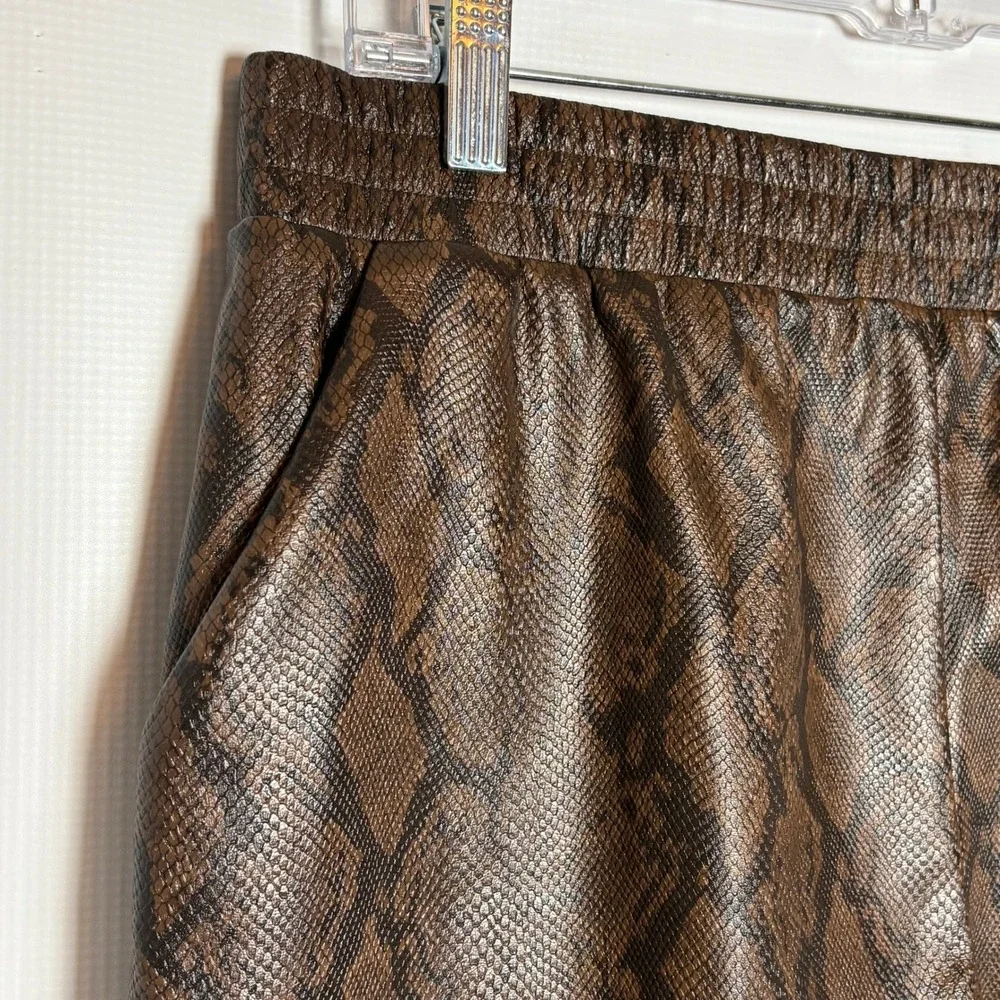 NWT VERSONA Women's L Snake Print Faux Leather Elastic Waist Shorts Brown Animal
